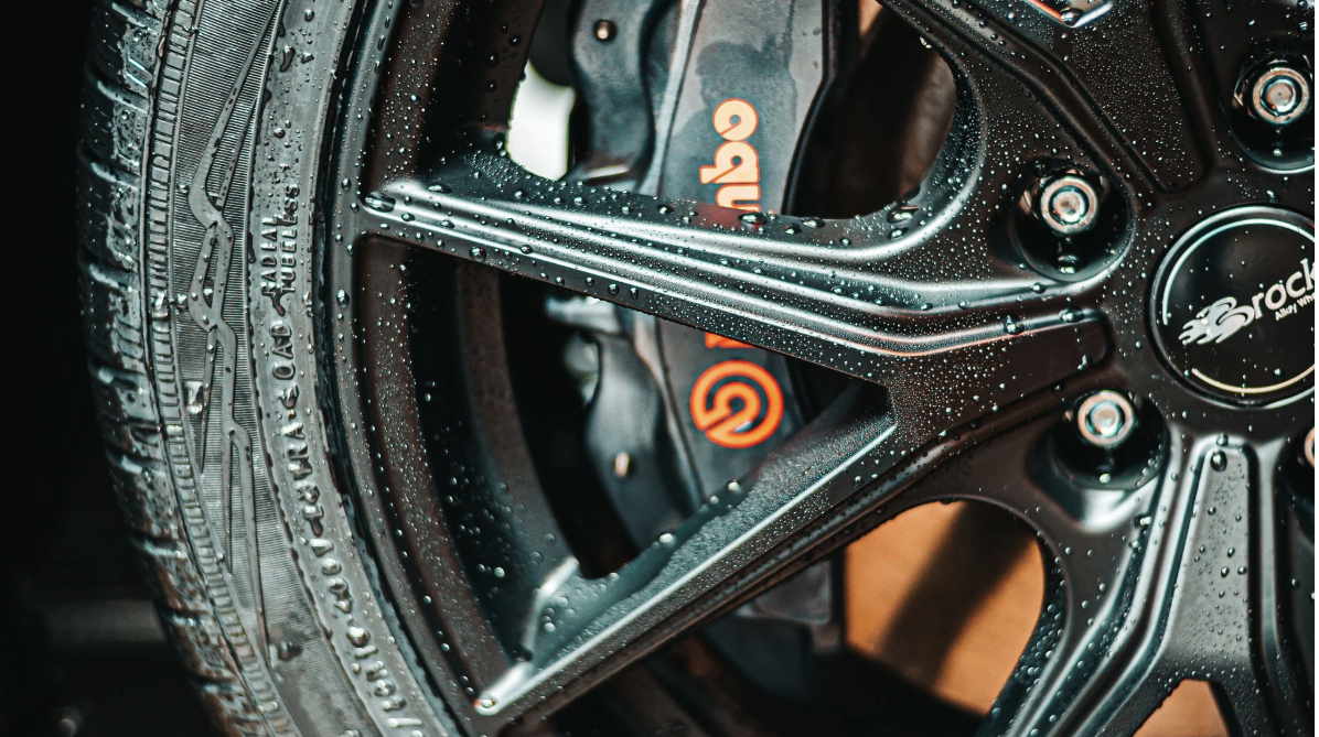 How to Clean Black Rims